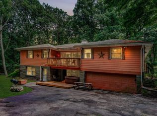 191 Brewster Rd, Dingmans Ferry, PA 18328