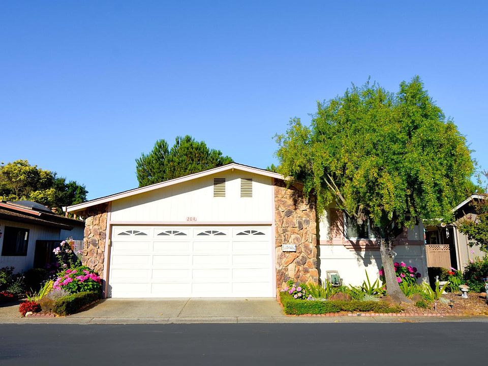 1st image of 204 Leisure Dr #204