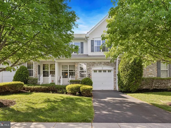 12 Portsmouth Cir, Glen Mills, PA 19342