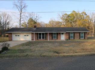 67 Lone Oak Cir, West Point, MS 39773