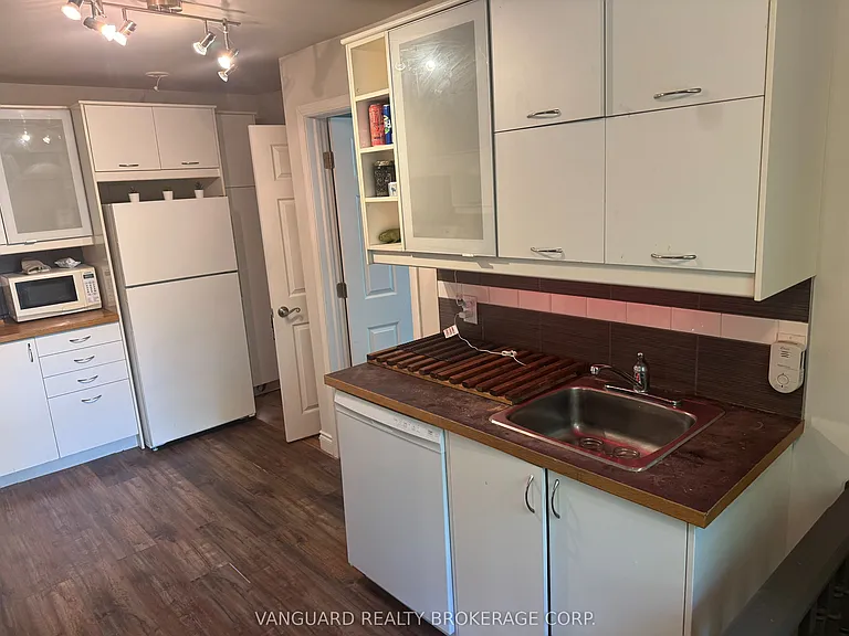 76 Wellington St W #NEW — Photo 3