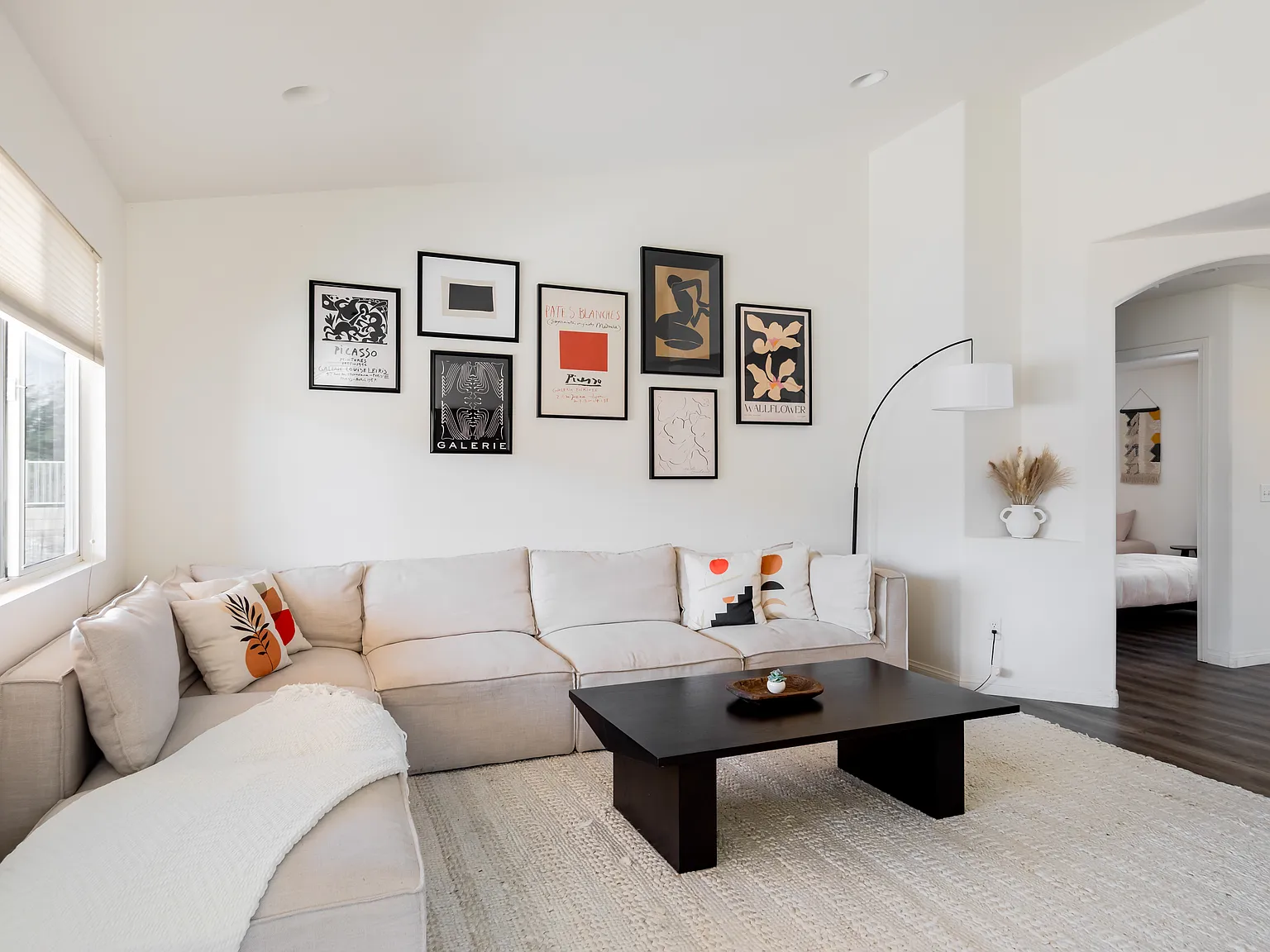 4 bed, 2112 sqft, $2,800 — Photo 3