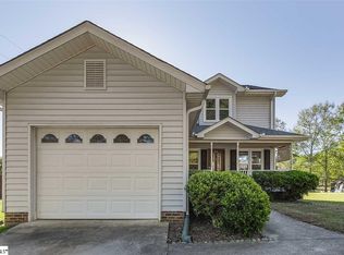 512 Meadow Ridge Rd, Easley, SC 29642