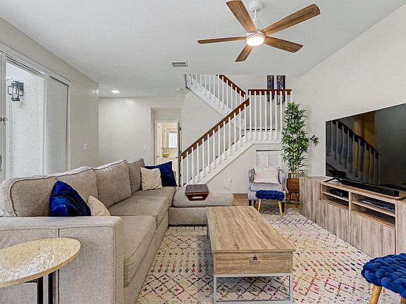 3rd image of 1545 Seagrape Way