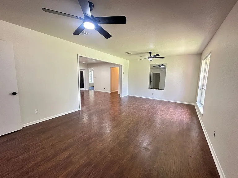1008 Francais Dr — Photo 3