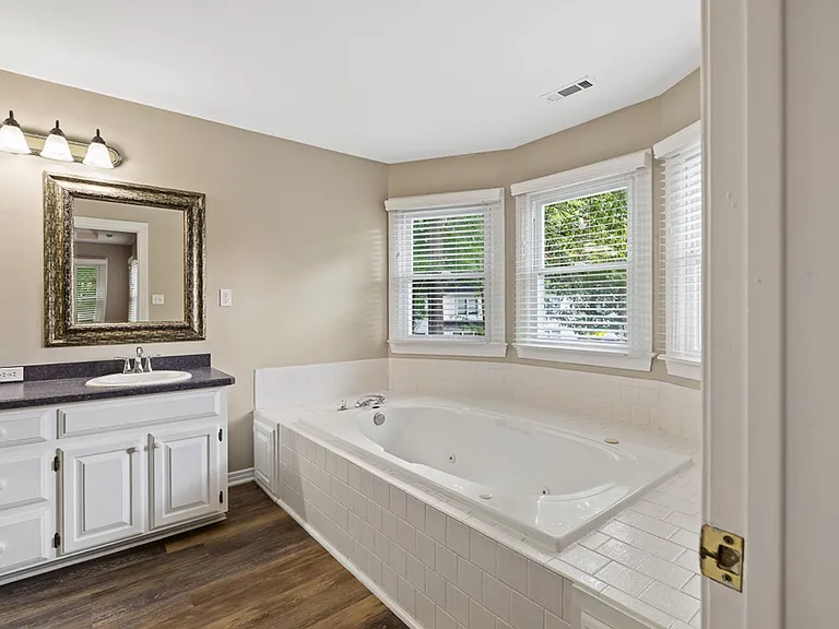 501 Asbury Ct — Photo 28