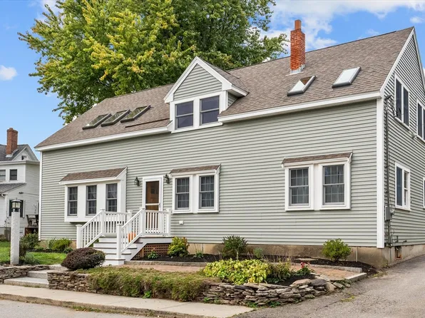 37 Lake St, Amesbury, MA 01913