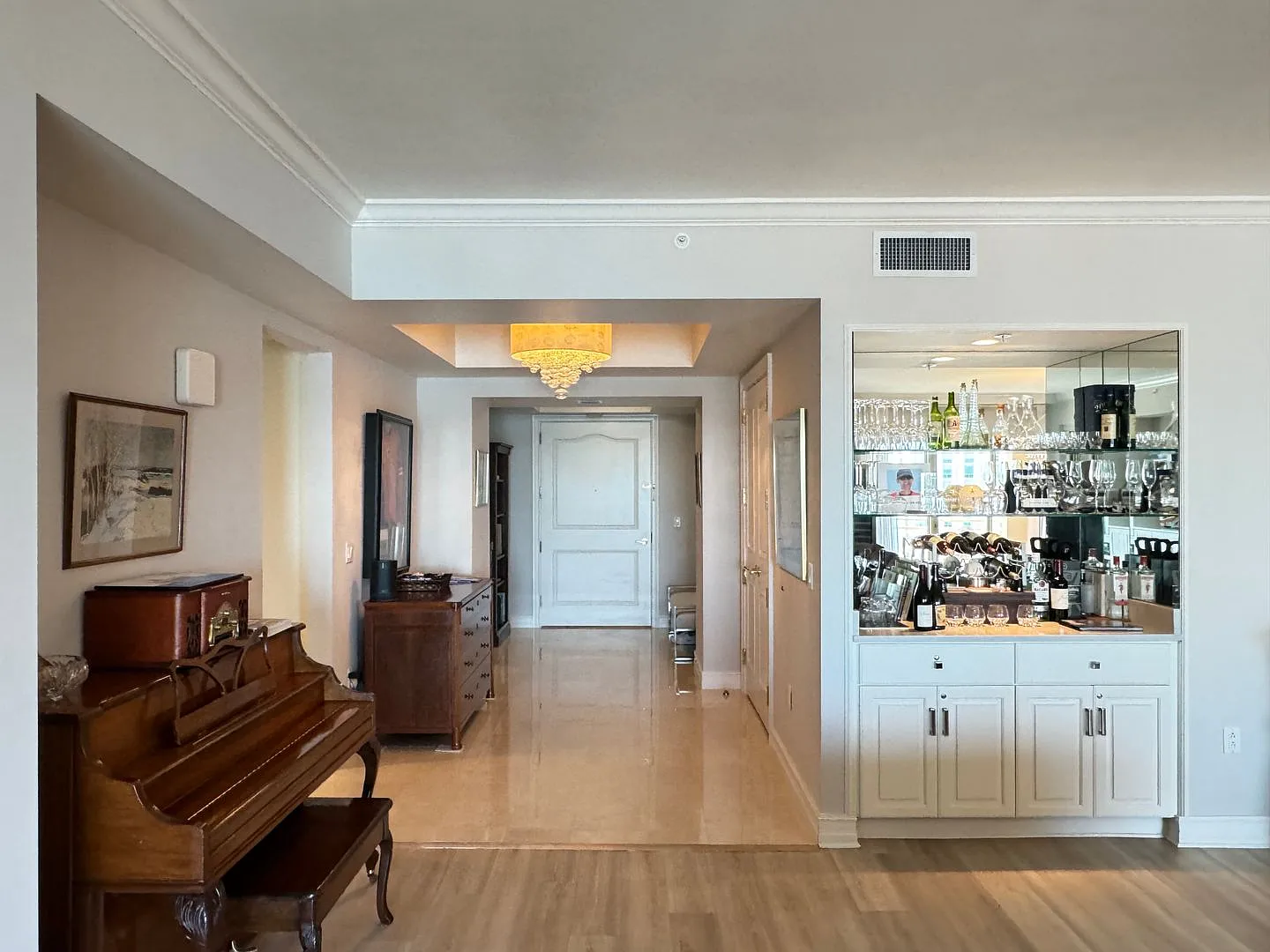Seasonal/short term 3/2 renovated Ritz Carlton beauty with long water views — Photo 3