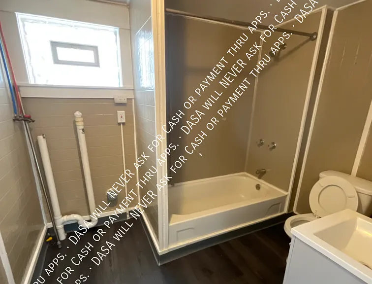 56 Peoria St #LOWER — Photo 8