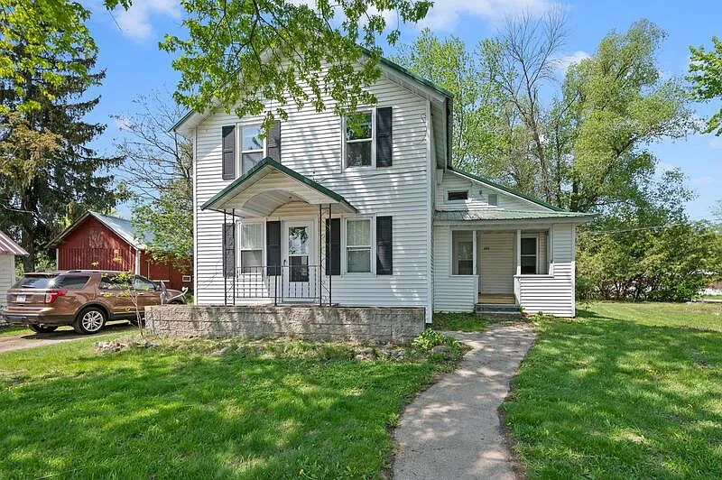 2 bed, 1.0 bath, $999 — Photo 1
