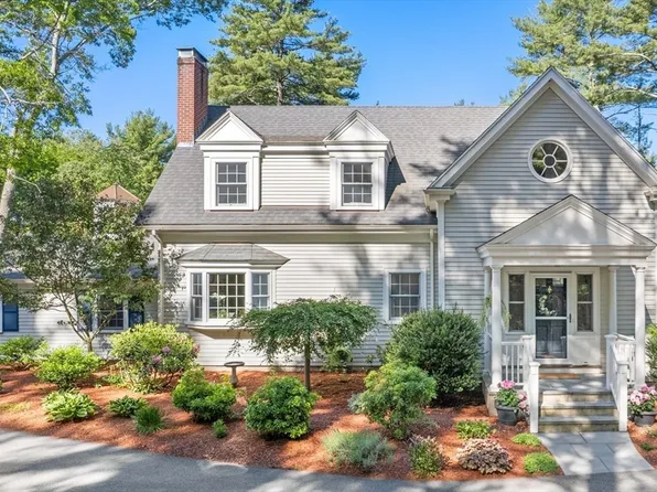 69 Walpole St, Dover, MA 02030