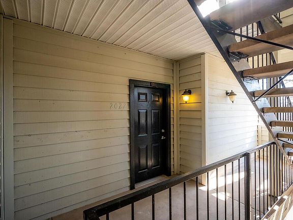 5th image of 12153 Penderview Ln APT 2022