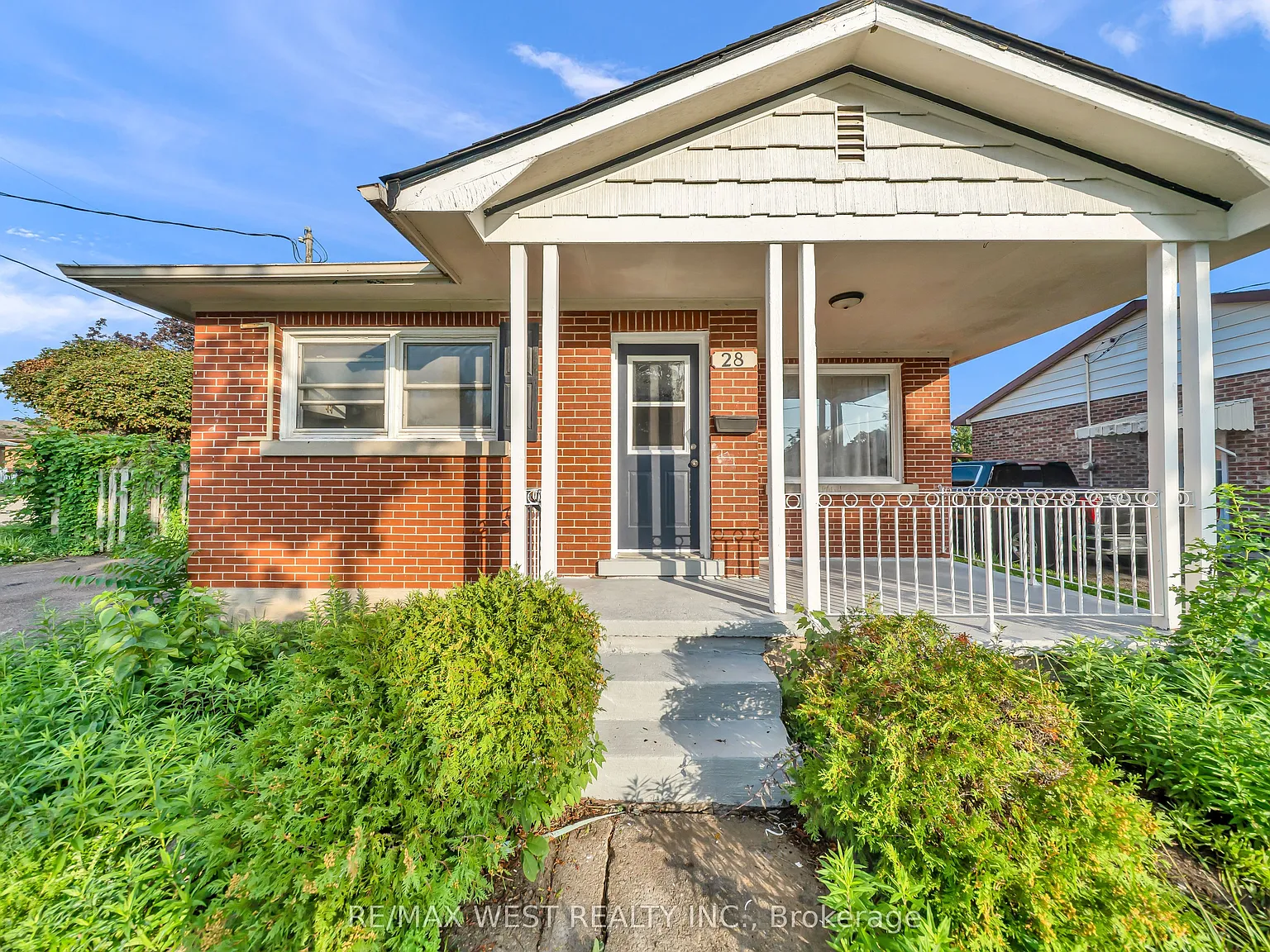 3 bed, $2,400 — Photo 3