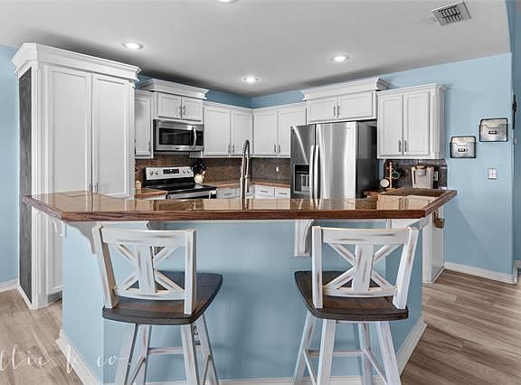 4th image of 158 Sugarberry Ave