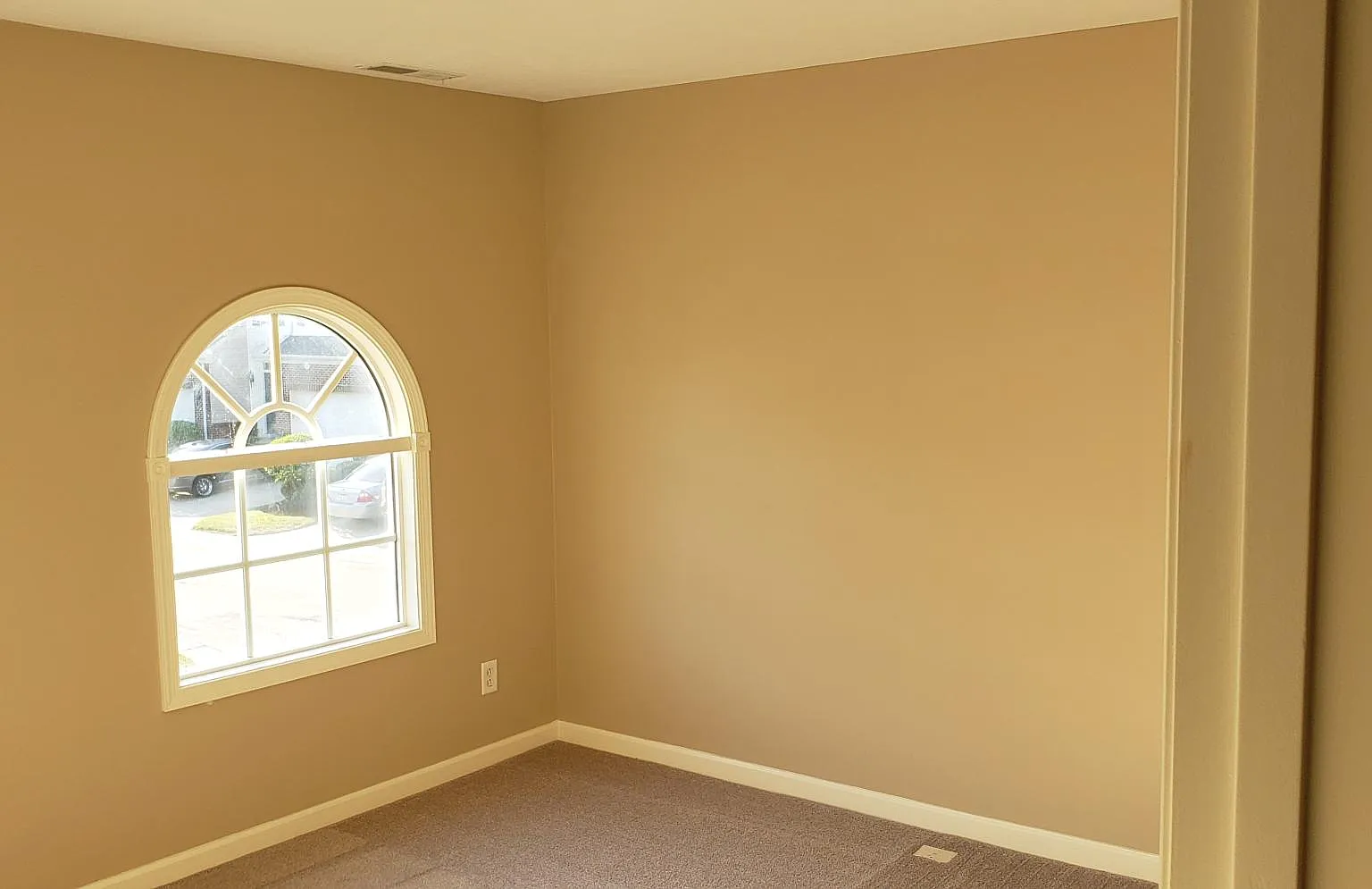 2911 Stratford Way — Photo 4