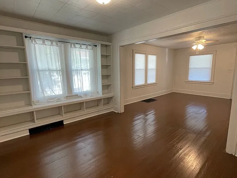 2805 Kossuth St — Photo 2