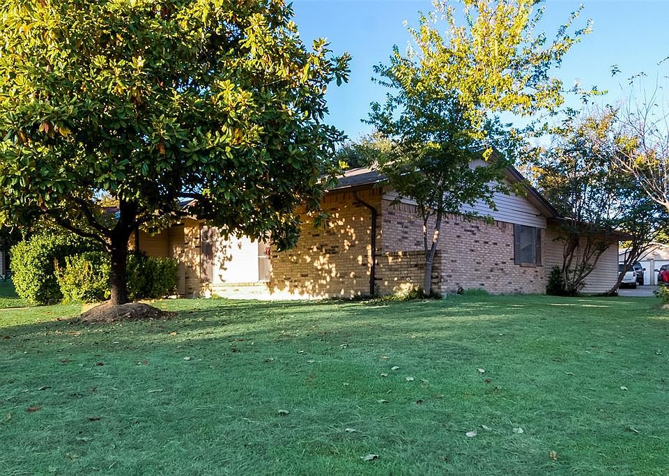1st image of 226 Merribrook Trl