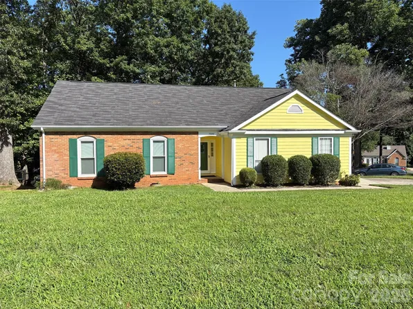 7500 Swedish Ivy Ln, Charlotte, NC 28227