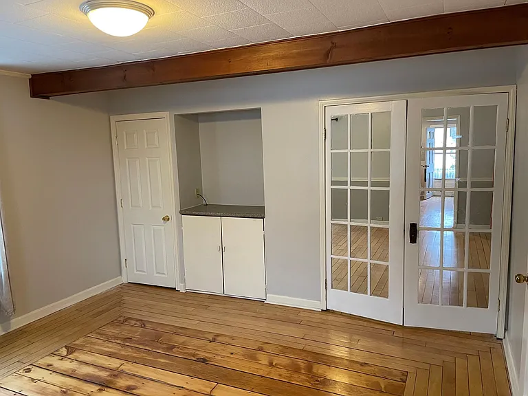 44 Pleasant St — Photo 8