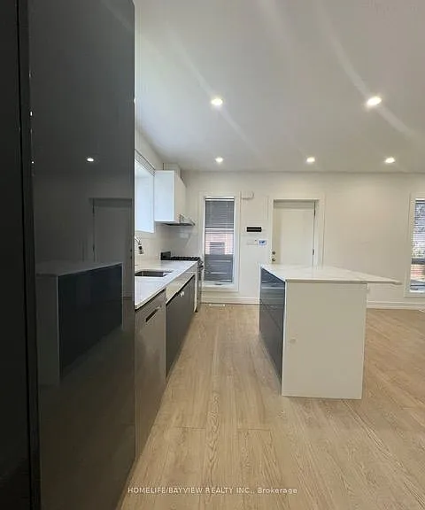 311 Linsmore Cres #3 — Photo 10