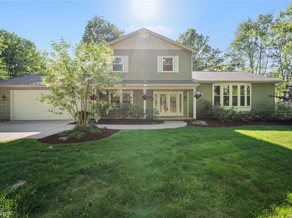 8662 Tanglewood Trl, Chagrin Falls, OH 44023