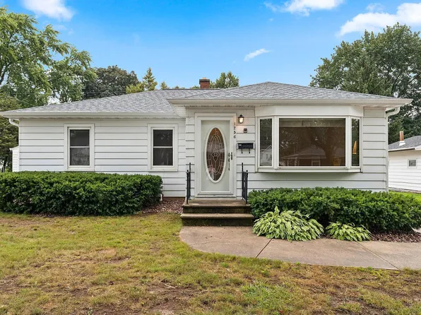 1256 Marian Ln, Green Bay, WI 54304