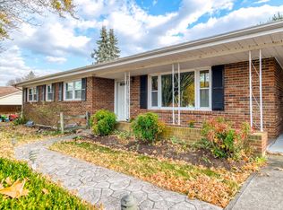 345 Maple Dr, Christiansburg, VA 24073