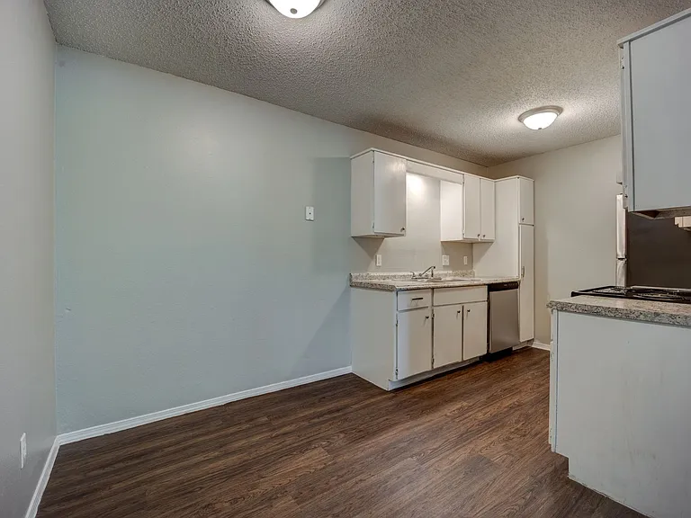 Ramsey Square Apartments — Photo 14