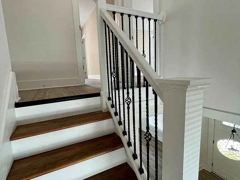 3175 N Kenwood Ave — Photo 19