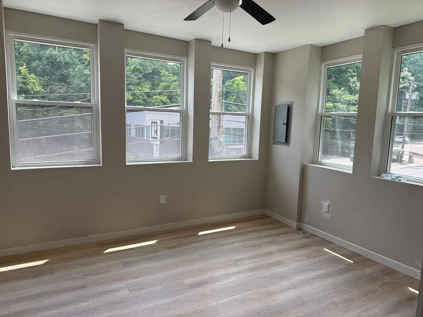 2 bed/1 bath Apartments Pittsburgh, PA 15226 — Photo 1