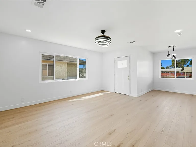 9312 S 6th Ave #9312 — Photo 1