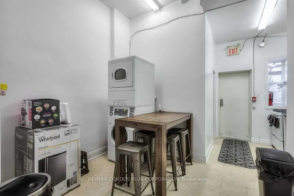 1 bed, $1,000 — Photo 4