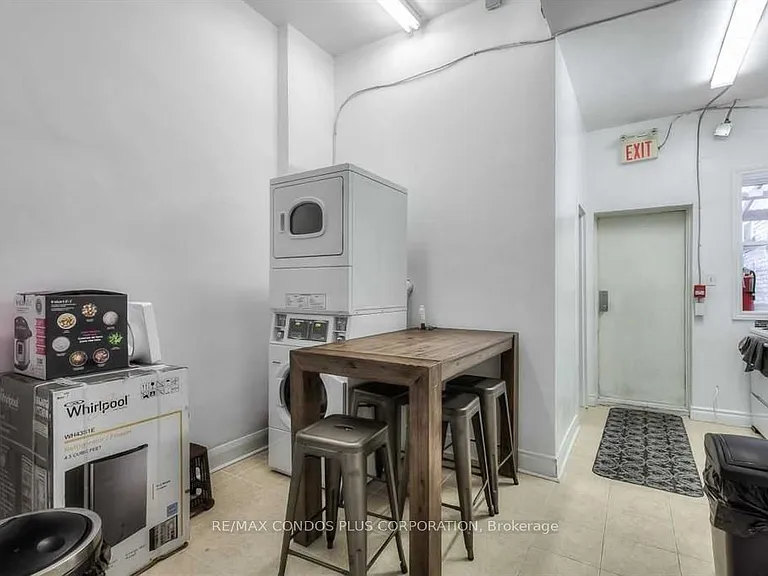 324 Spadina Ave #B — Photo 12