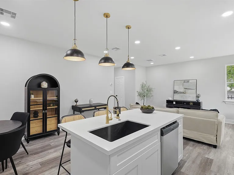 3806 Sayers St — Photo 8