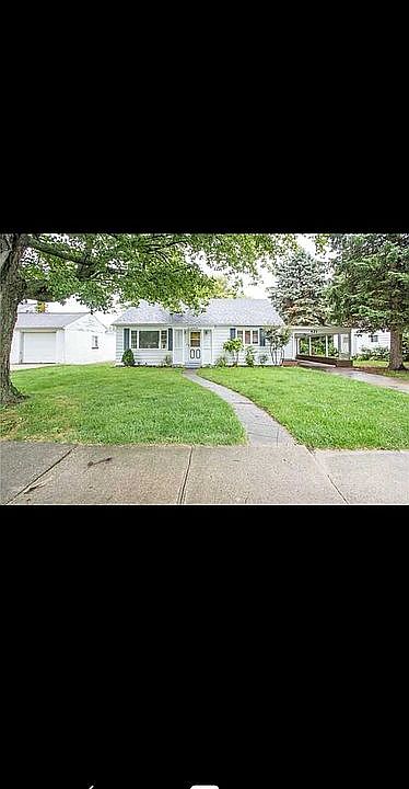 1st image of 621 W Park St
