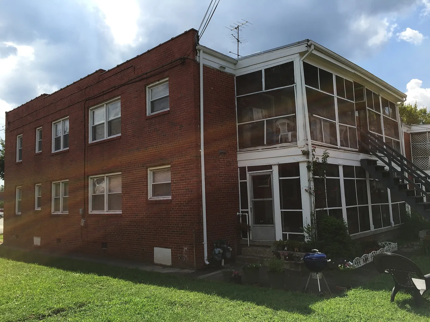 3532 Floyd Avenue — Photo 3