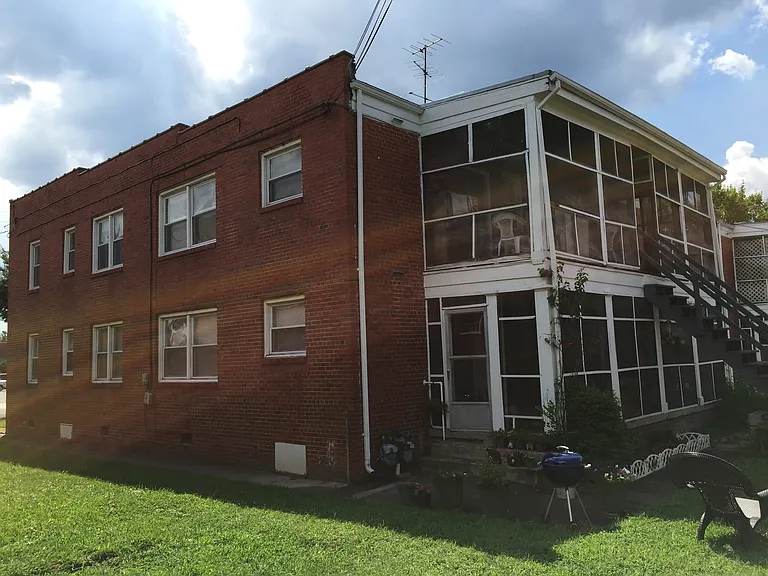 3532 Floyd Avenue — Photo 3