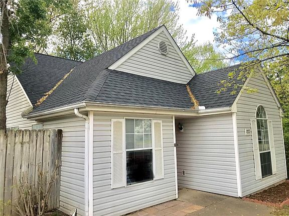 2nd image of 1002 S 24th Pl