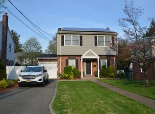 15 Colonial Pkwy, Dumont, NJ 07628