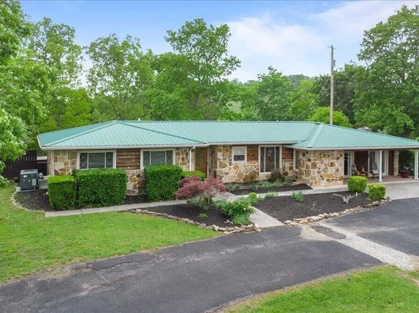 446 Oak Run Ln, La Follette, TN 37766