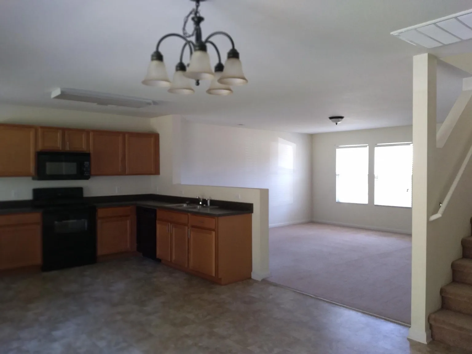 195 Sagebrook Dr — Photo 2