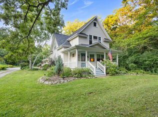 2842 Oakridge Rd, Neenah, WI 54956