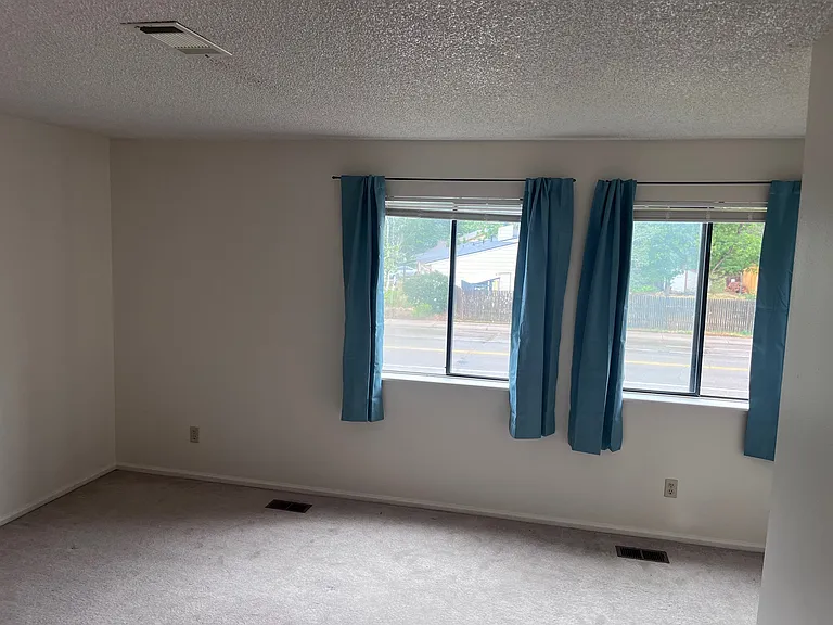 2313 Yorkshire St — Photo 5