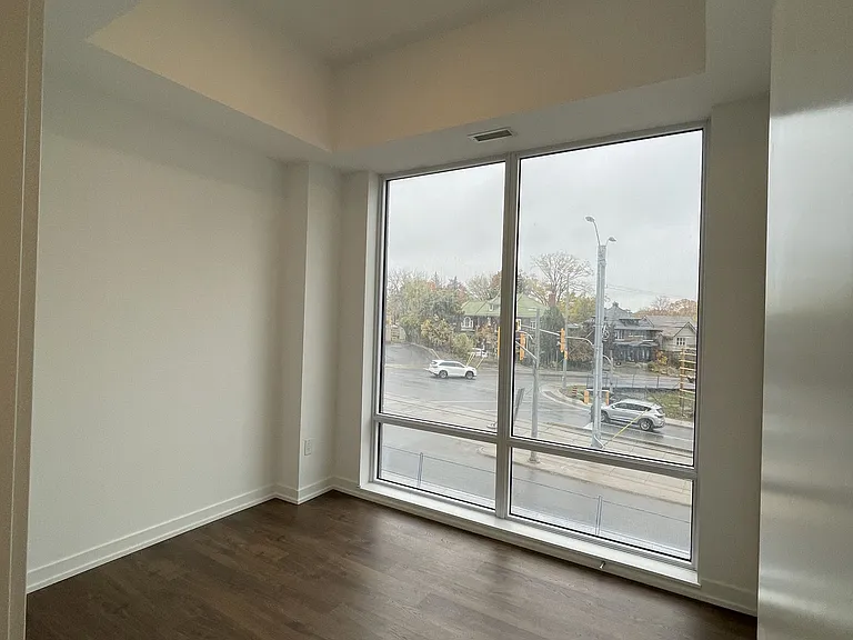 5 Wellington St S #207 — Photo 4