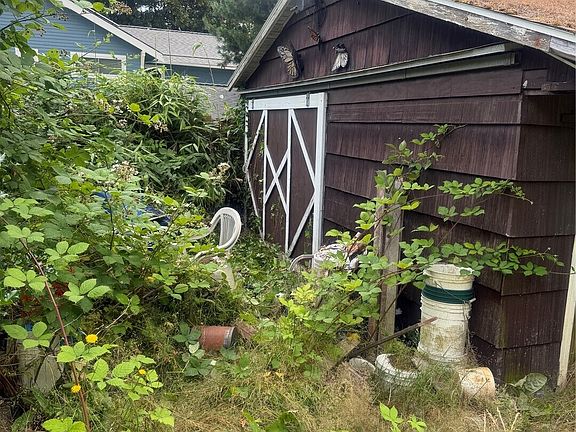 2nd image of 9209 13th Avenue SW