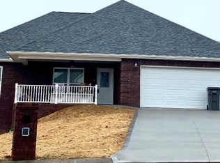 1606 Erin Ln, Maryville, TN 37803