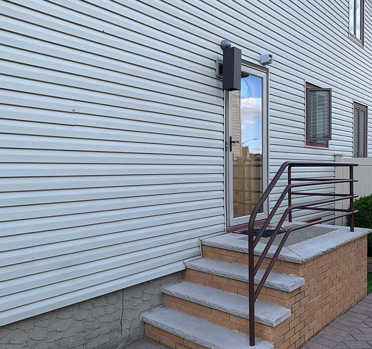1st image of 31 Denker Pl Floor 2