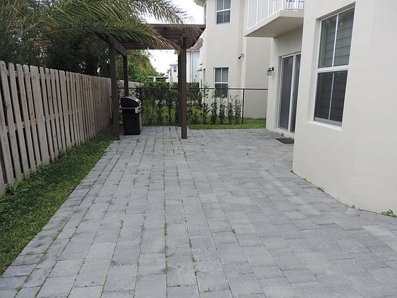 2nd image of 10460 NW 69th Ter