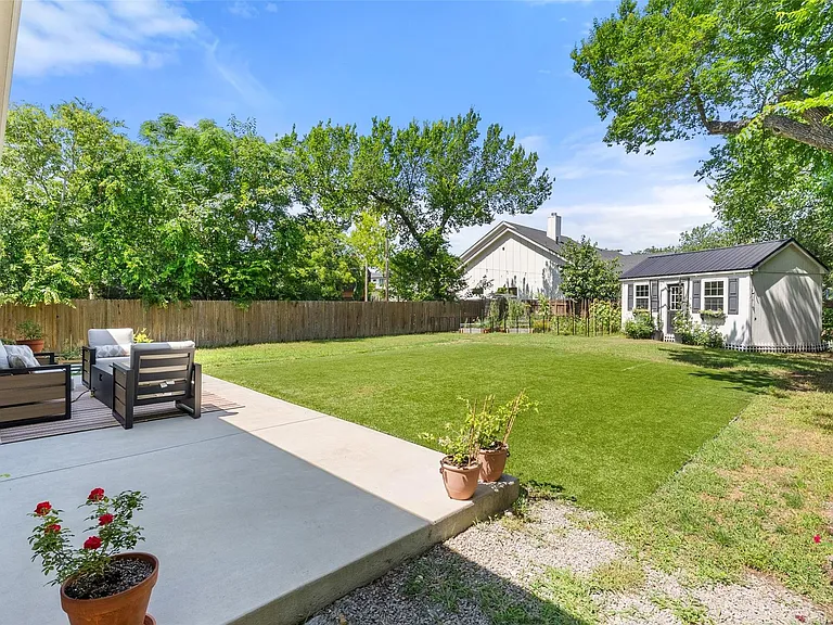 1410 Hart St — Photo 40