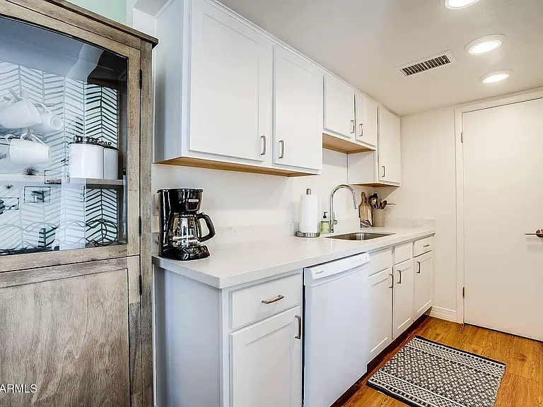 7906 E Keim Dr — Photo 17